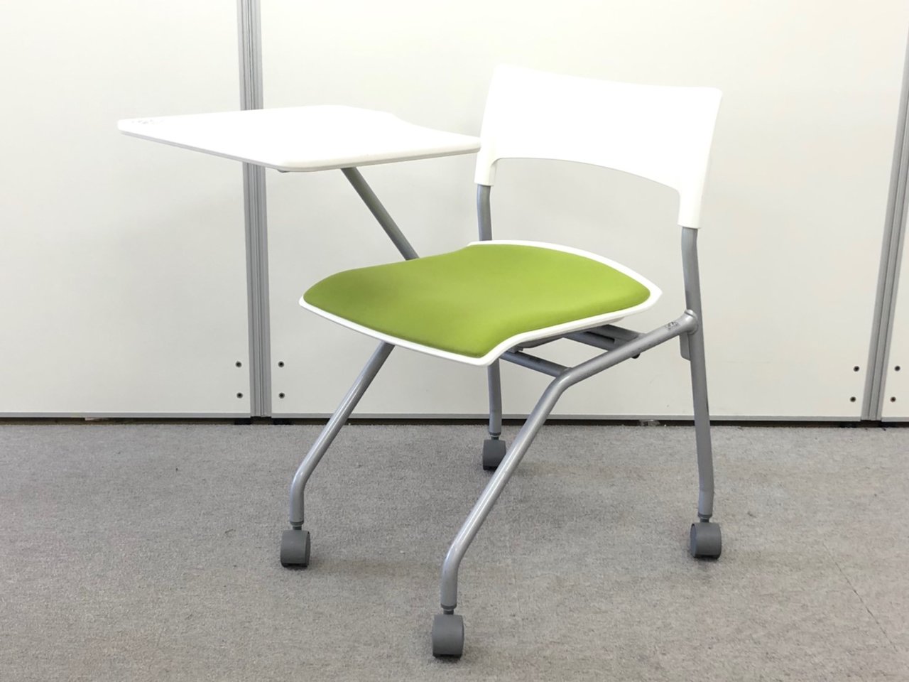 【これさえあればミーティングが出来ちゃいます！】メモ台付きでスペースの有効活用！
                        キャンパス 
                                    中古
            