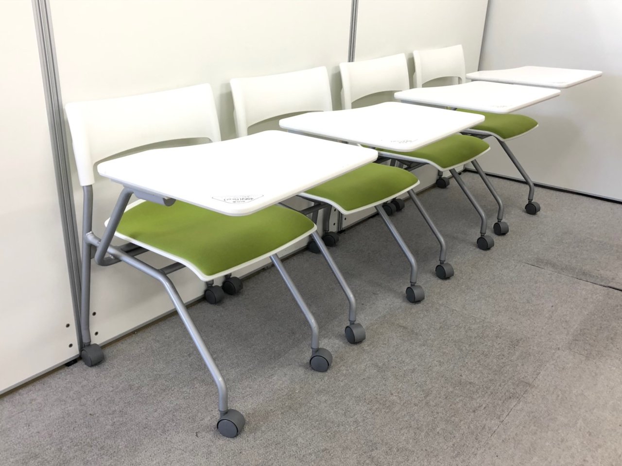 【4脚まとめ買いで安い！】【これさえあればミーティングが出来ちゃいます！】メモ台付きでスペースの有効活用！
                        キャンパス 
                                    中古
            