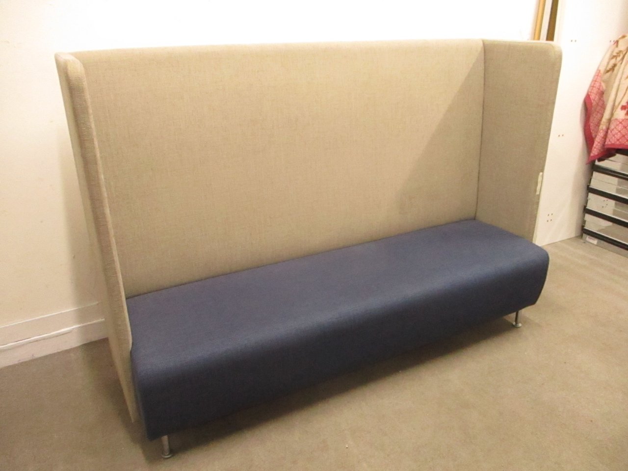 【KS】【状態良好！】3人座るには丁度良いサイズ感！背面が高く、寄りかかっても安心！
                        その他シリーズ
                                    中古
            