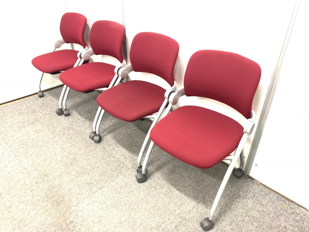 お買い得な4脚セット！　人気のレッドカラー　コクヨ製｜シグザ　【数量限定】
                        シグザ 
                                    中古
            