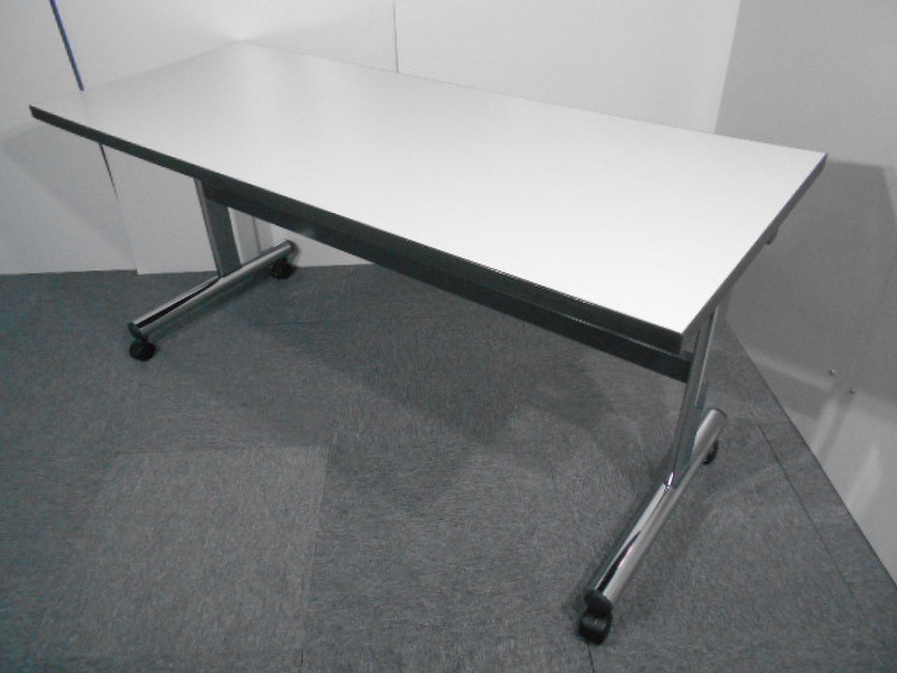 【会議やセミナーに】出し入れ簡単！キャスター付き 収納力バツグン！【関西倉庫在庫】
                        KT-80 シリーズ 
                                    中古
            