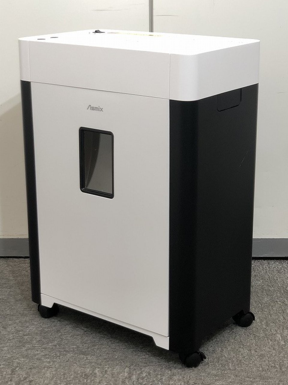 【新古品】小型シュレッダー　最大細断枚数10枚
                        S57M
                                    新古品
            