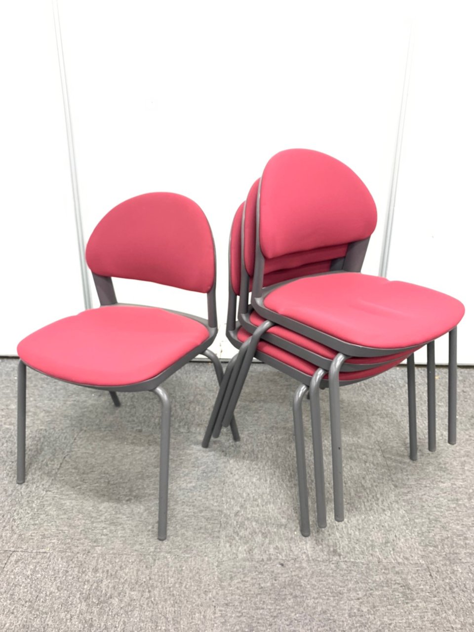 お買い得な4脚セット販売！　コクヨ製｜スタッキングチェア　
                        １５０シリーズ 
                                    中古
            