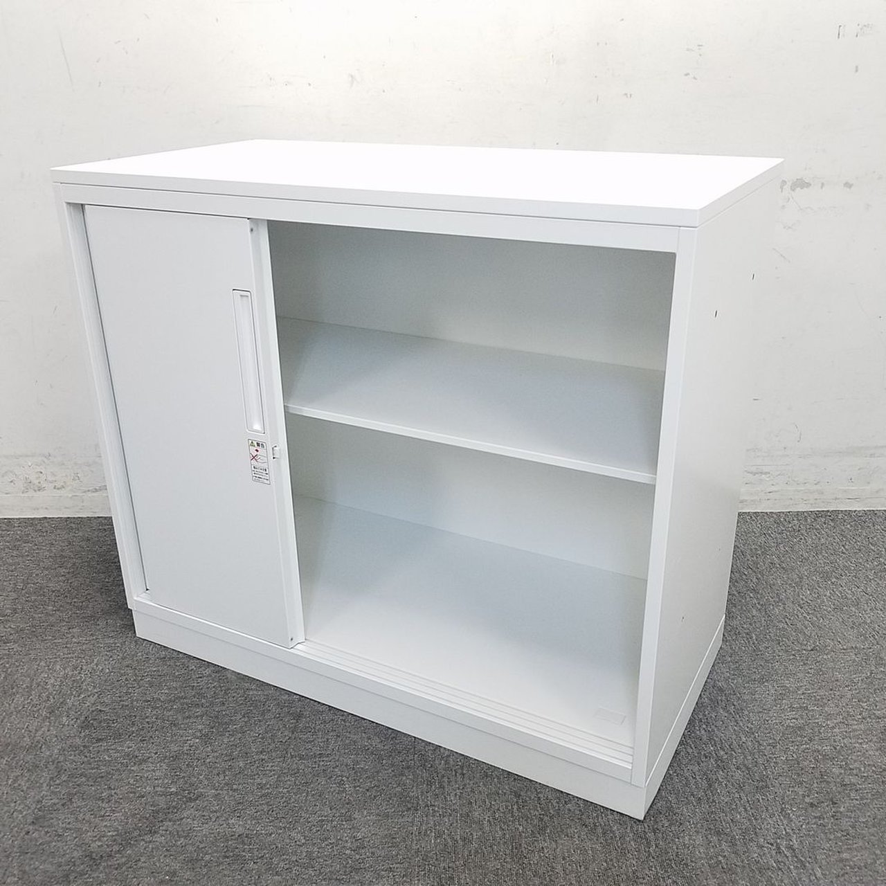 【省スペースにどうぞ！】大人気！！引き戸書庫入荷！中古 家具　オフィス キャビネット　棚
                        エディア 
                                    中古
            