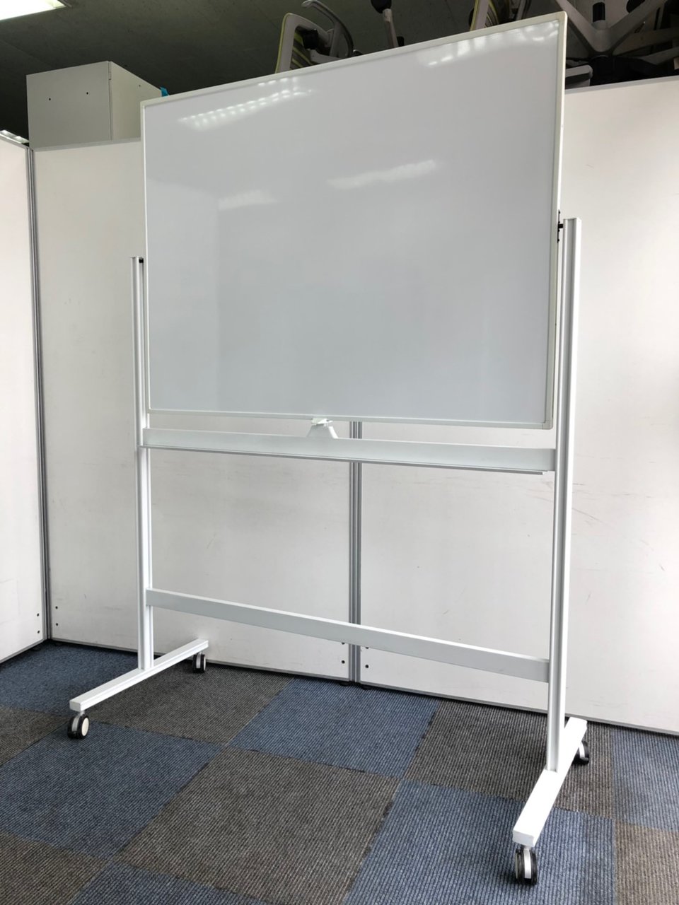 【限定1台！大人気のホワイトボード】両面に書けます！
                        その他シリーズ
                                    中古
            