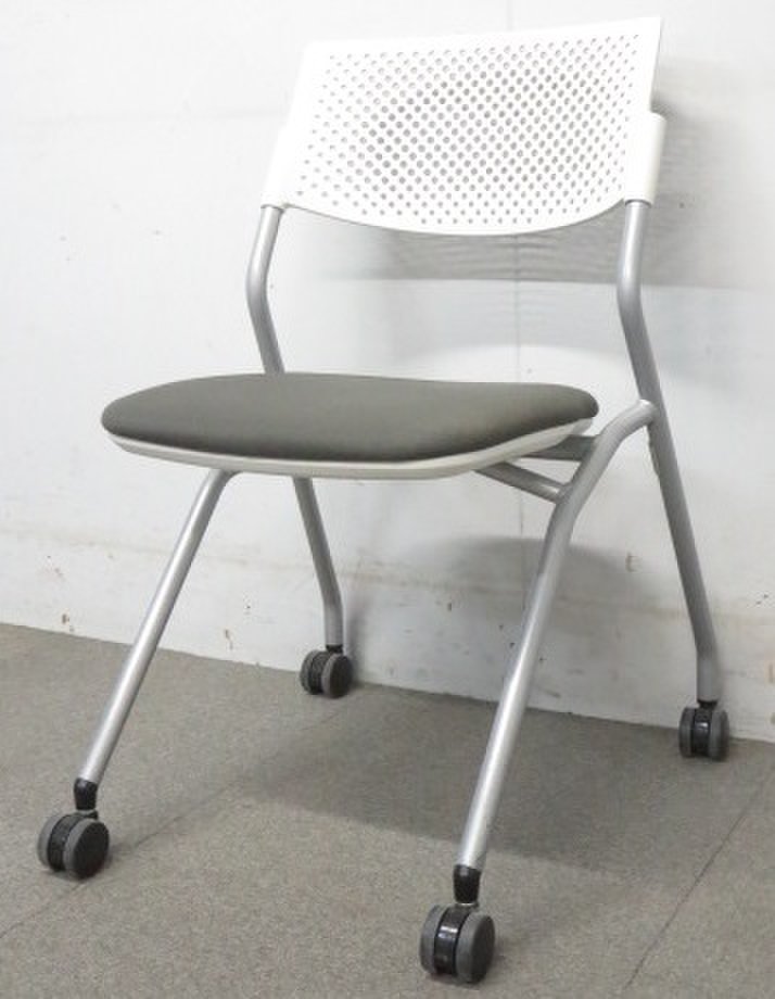 【コンパクトでスタイリッシュ！】■ウチダ　ネスティングチェア　グレー
                        FM-265シリーズ 
                                    中古
            