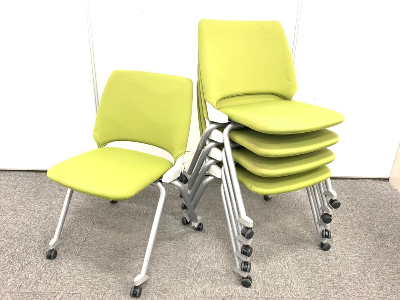 お買い得な5脚セット！ 最小減のスペースで収まります！ ウチダ製｜FMシリーズ　グリーン　【限定１セット】
                        FM-350 
                                    中古
            