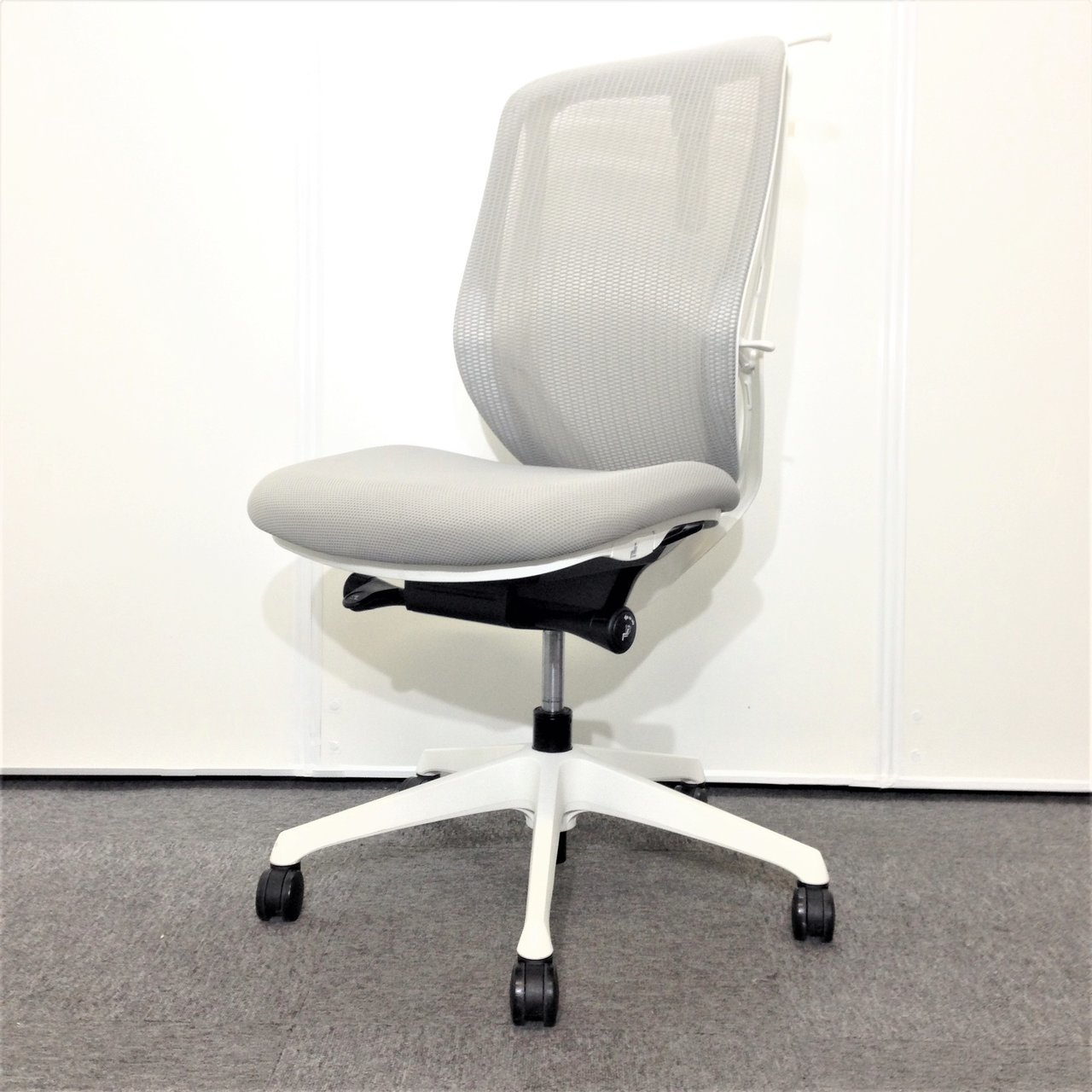 中古】シルフィーメッシュ C635XW FMR3 オカムラ/okamura 肘無