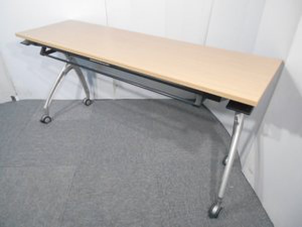 【残り６台！】サイドスタックテーブル【関西倉庫在庫品】
                        リリッシュ2 
                                    中古
            