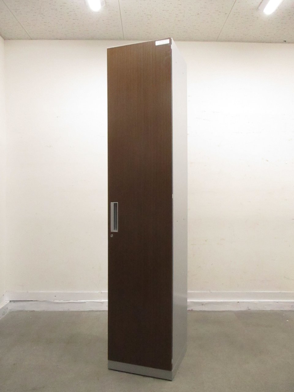 【KS】【滅多に手に入らない商品！】最新トレンドカラーの片開き書庫！中古市場あまり出回らない商品！
                        エディア 
                                    中古
            