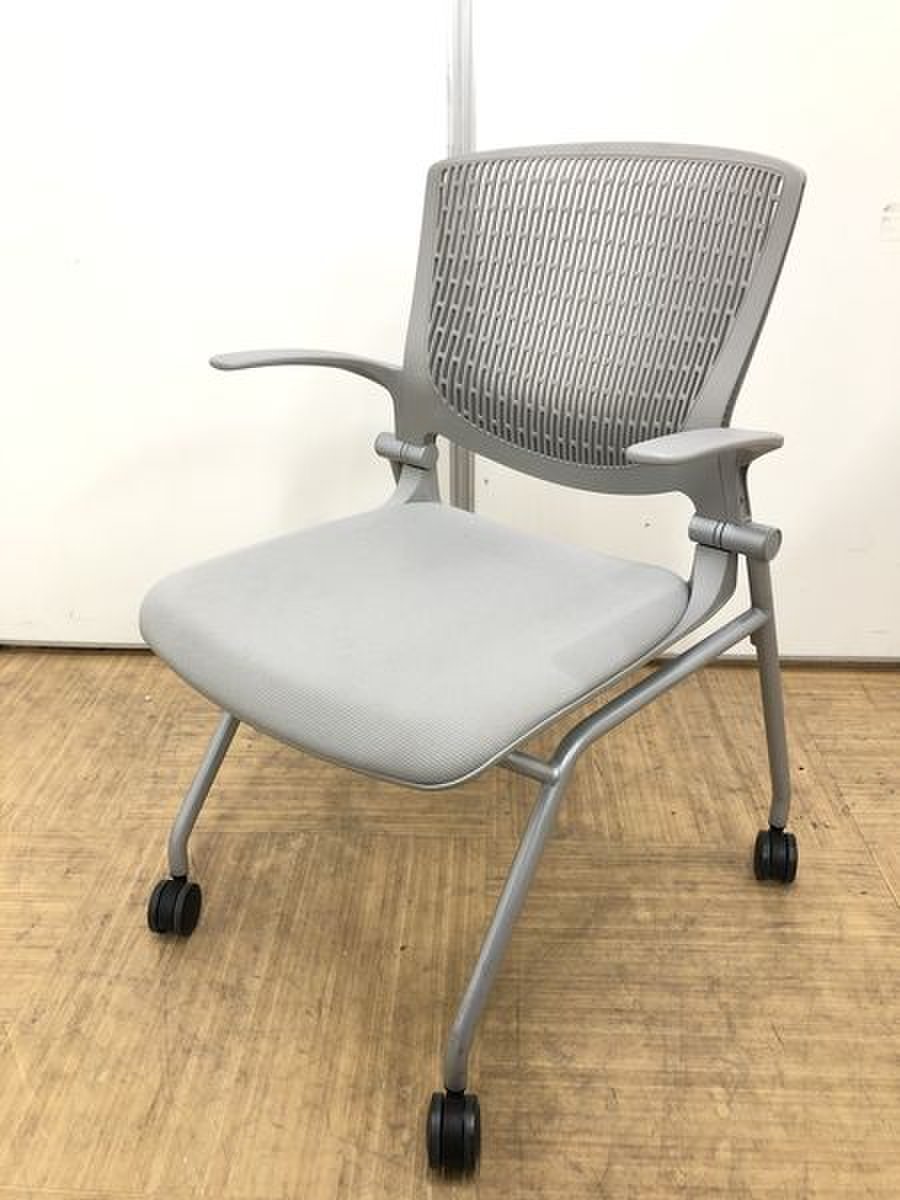 【在庫入れ替え特別価格】肘付きミーティングチェア【収納しやすいネスティングタイプ】
                        グラータ 
                                    中古
            