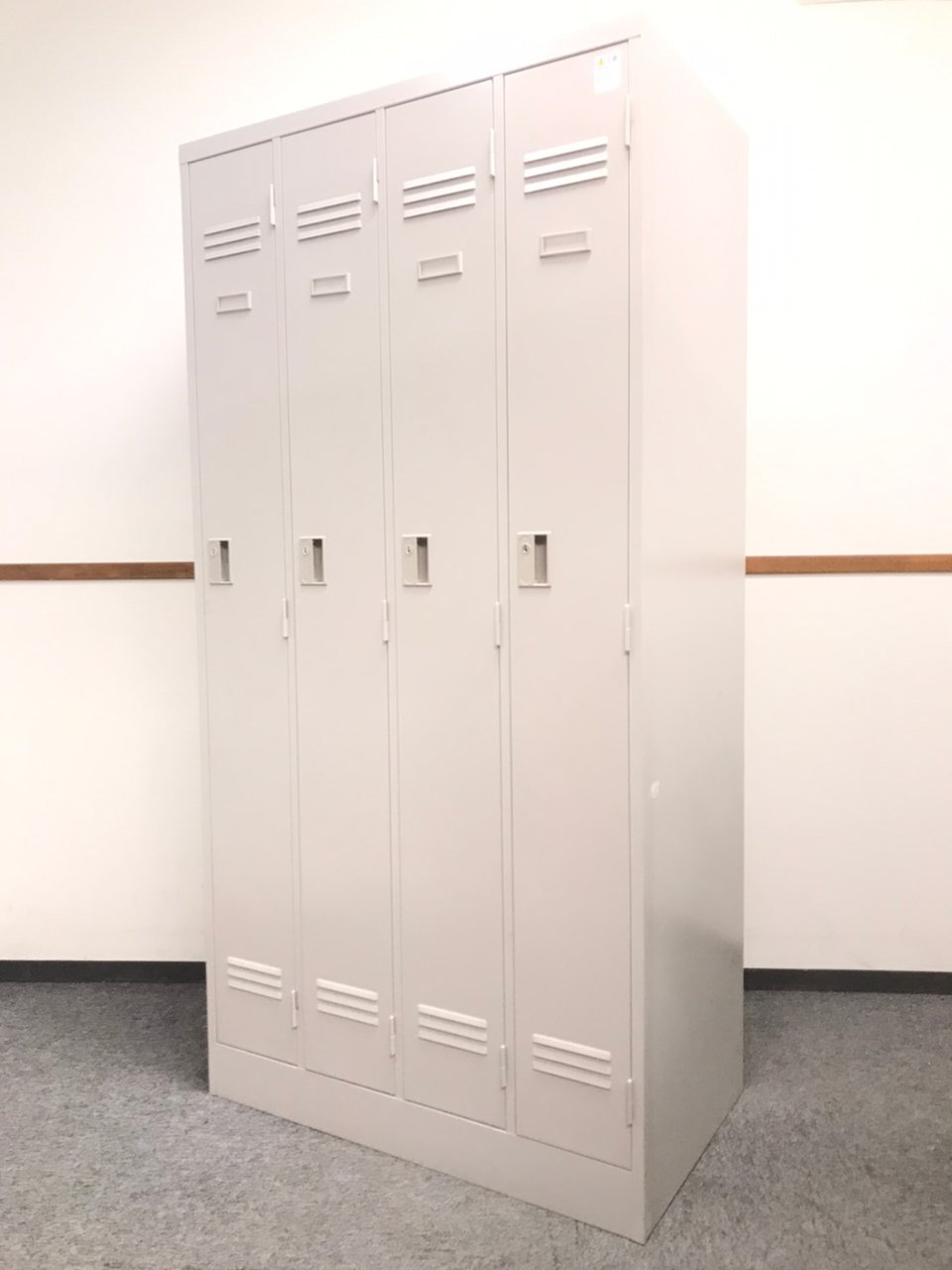 【残り1台】イトーキ製｜定番ロッカー｜休憩室や更衣室におすすめです！【中古家具】【新大阪店】
                        J型 
                                    中古
            