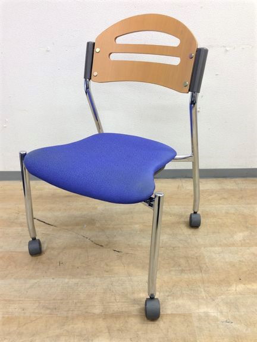 【キャスター付きで移動が簡単】スタッキングチェア【オフィス以外の使用もオススメです】
                        その他シリーズ
                                    中古
            