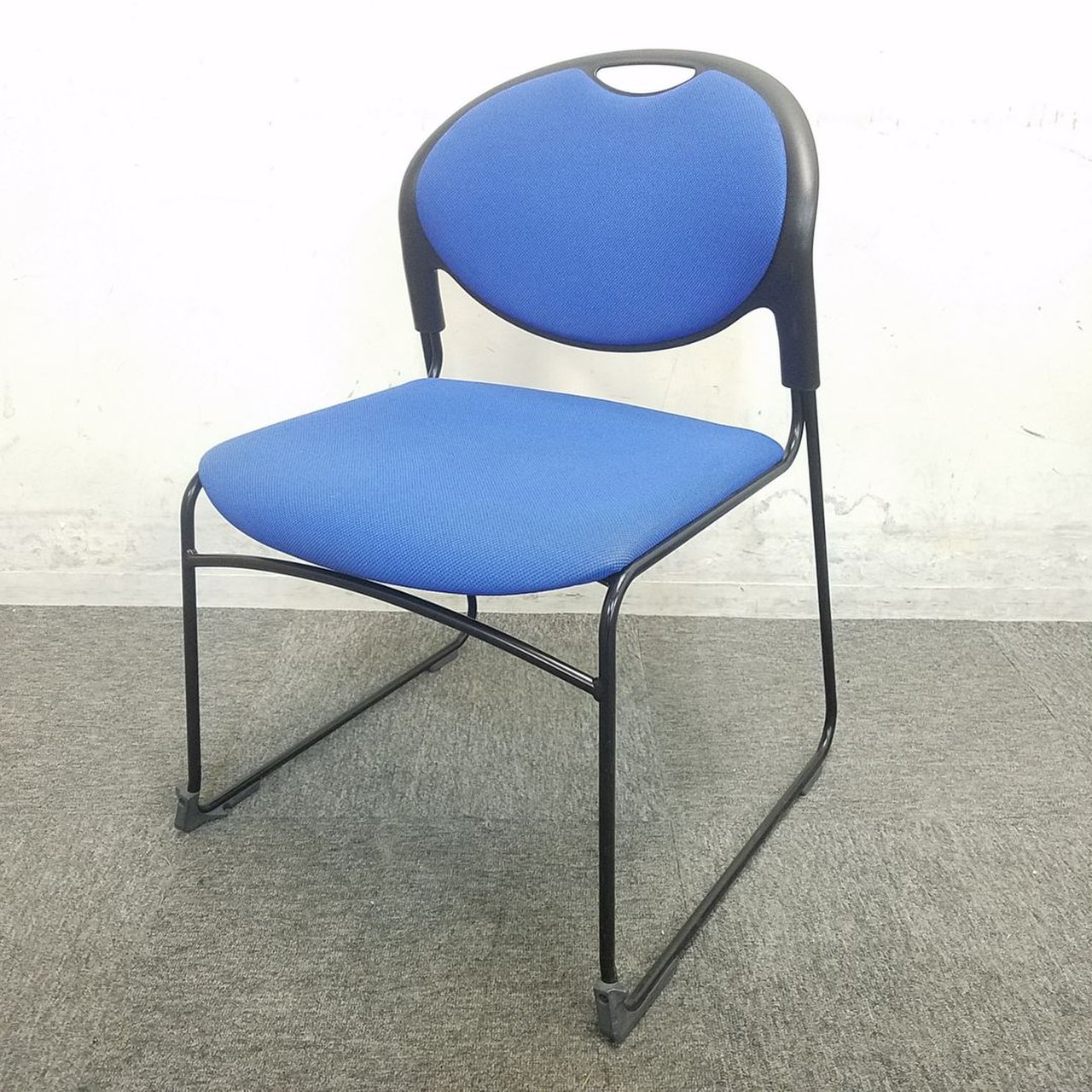 【人気商品入荷！！】ミーティング等に重宝される事間違いなし！！スタッキングチェア入荷！！オフィス 家具 中古
                        クリケット 
                                    中古
            