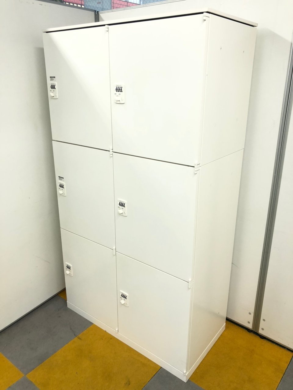 【ダイヤル錠】【非常解除キー作成可能】フリーアドレス席の横にこれ1台！
                        レクトライン 
                                    中古
            