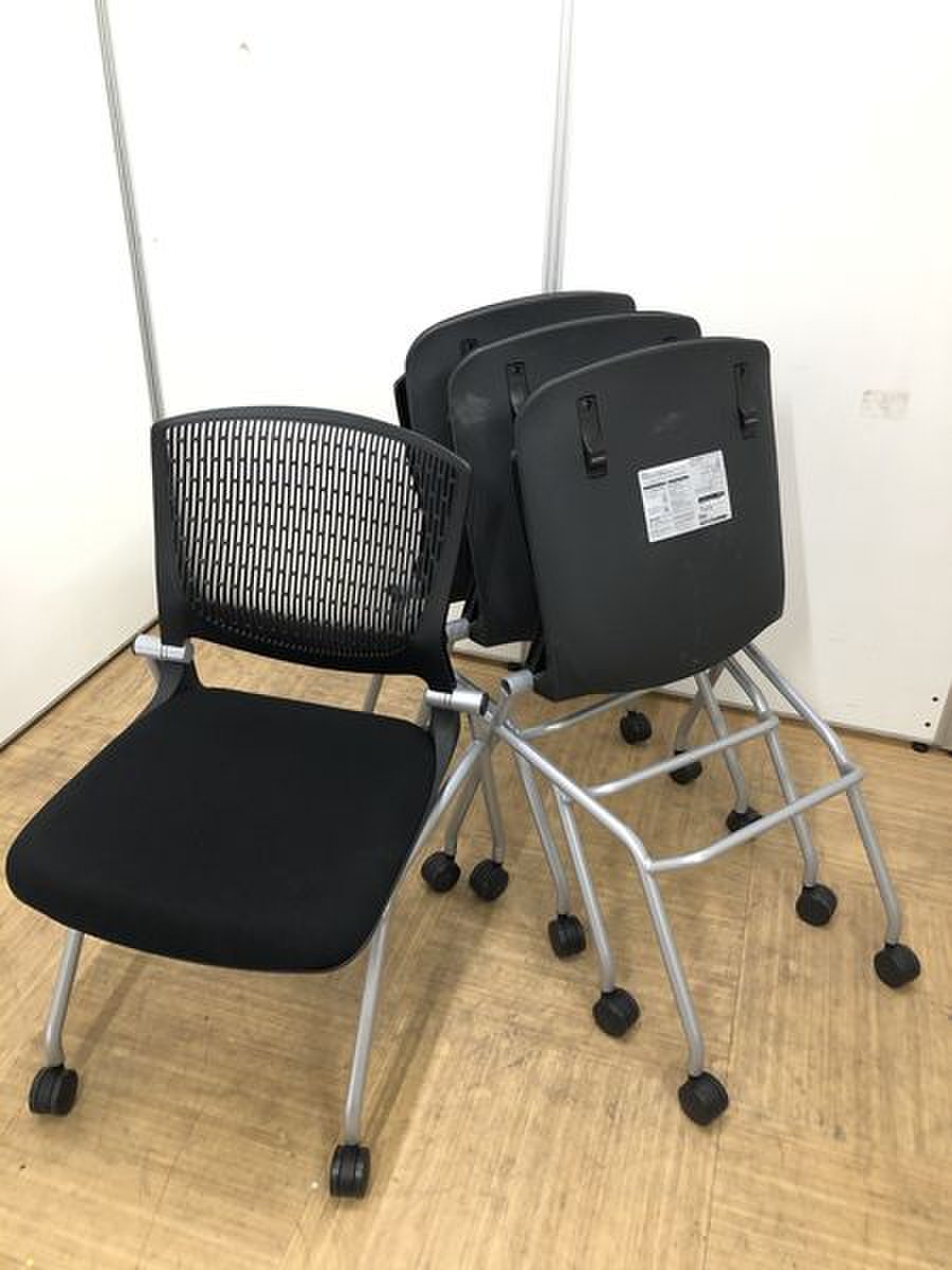 【来客用にピッタリ】ネスティングチェア4脚セット【セットならお得です】
                        グラータ 
                                    中古
            