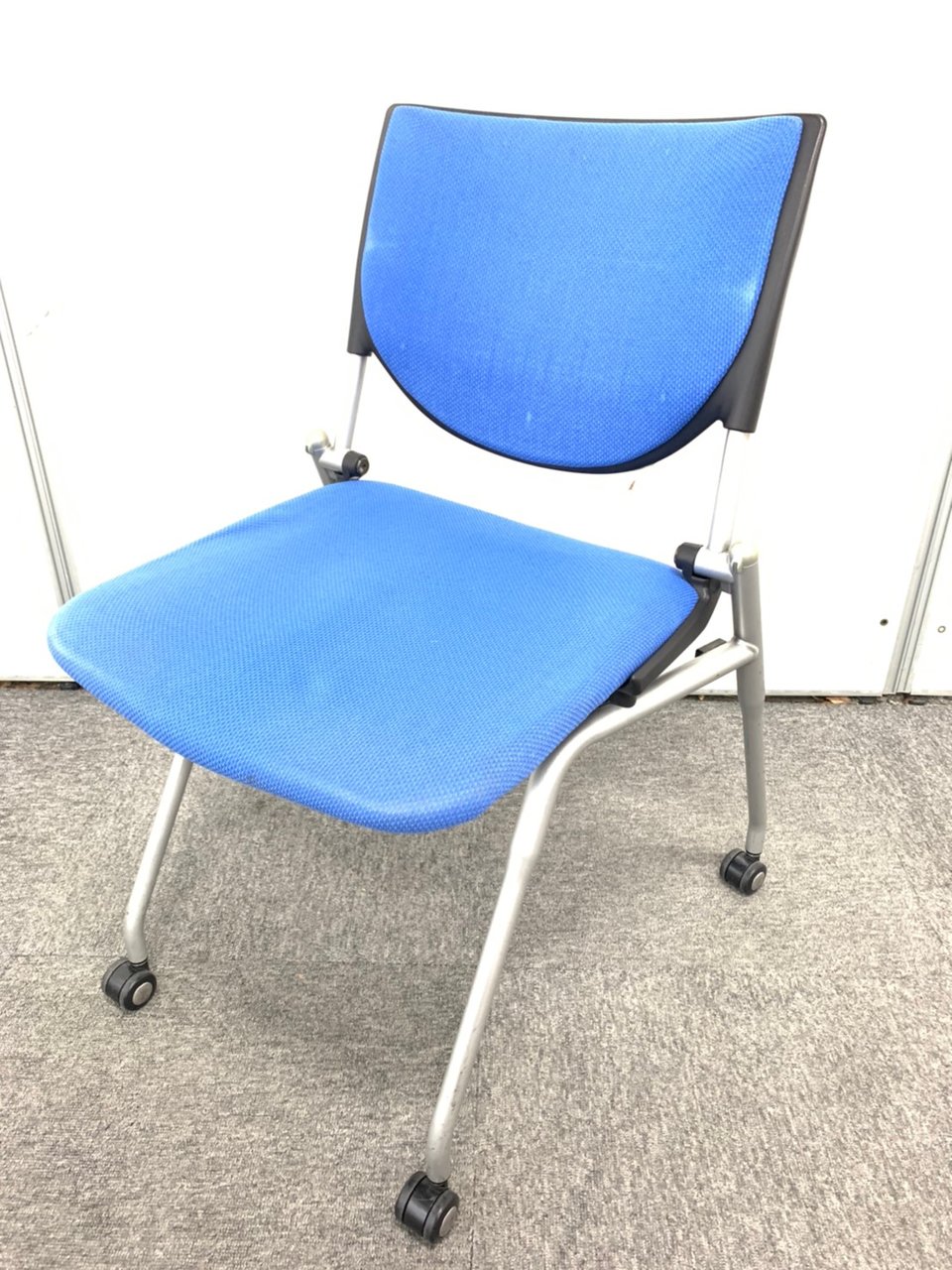 大人気！ オカムラ製｜プロスタック　ブルー　【8脚入荷！】
                        プロスタック 
                                    中古
            