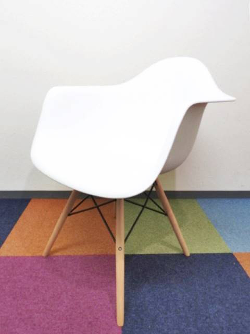 【おしゃれカフェ採用のチェア】白色【RP】
                        アームチェア
                                    中古
            