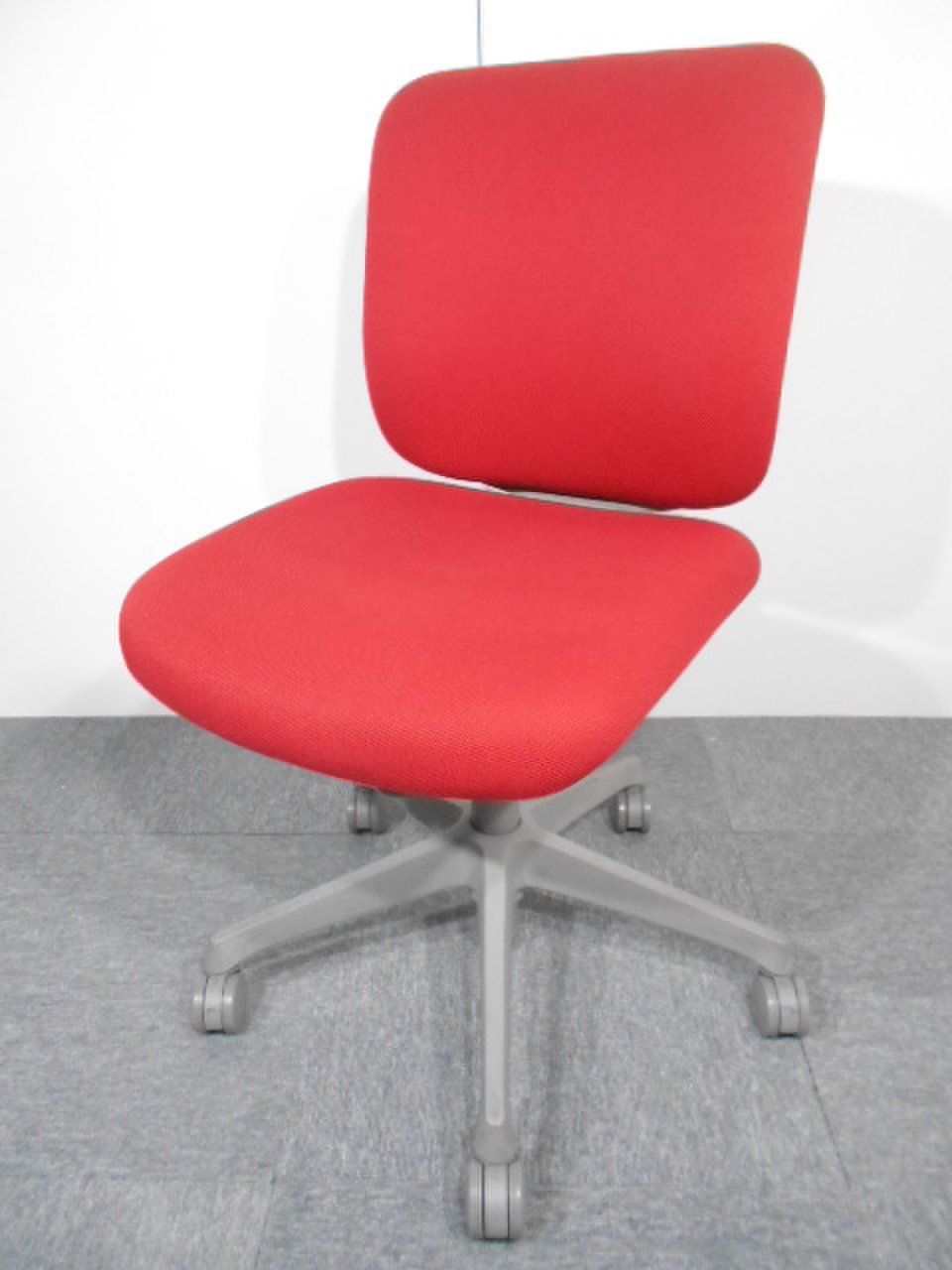 【８脚入荷！！】デザイン性◎【関西倉庫在庫】
                        CG-R 
                                    中古
            