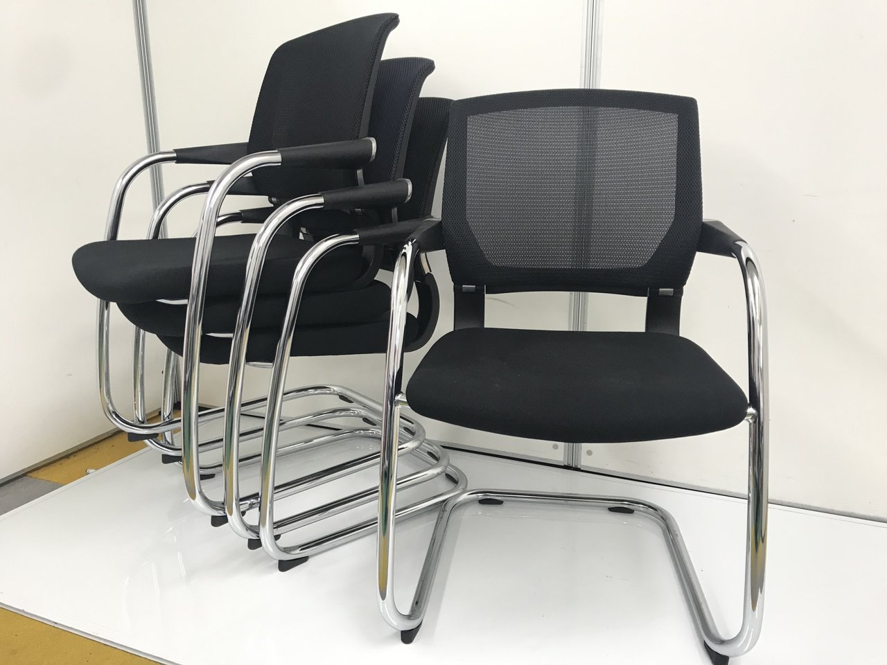 【チェア4脚セット】コクヨ/サテリテチェア
                        サテリテ（キャスタータイプ） 
                                    中古
            