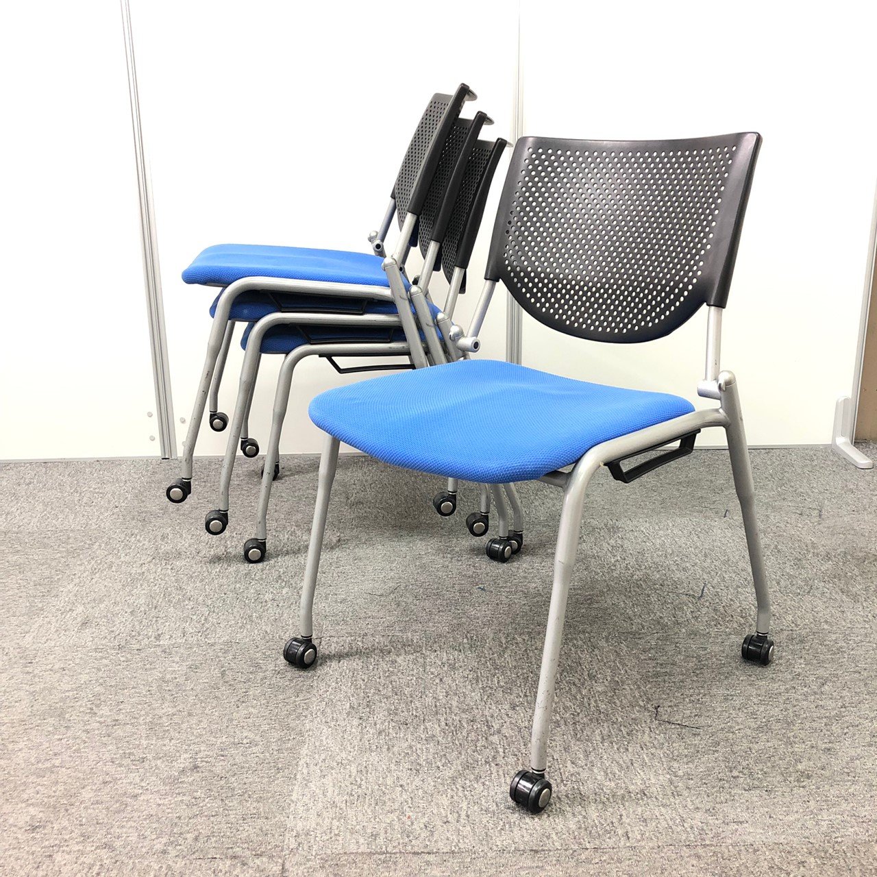 【4脚セット】省スペースオフィスにおすすめ　積み重ね可能なスタックチェア！！
                        プロスタック 
                                    中古
            