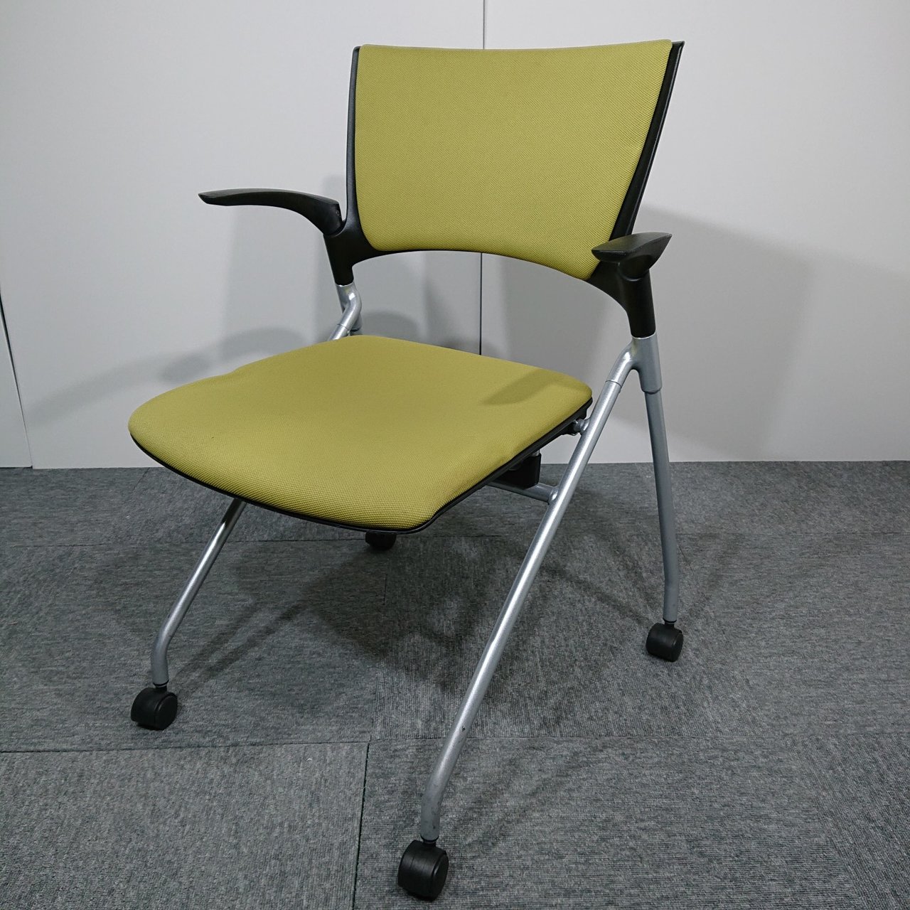 【ロット入荷！】座面を上げて収納！落ち着きあるグリーンのネスティングチェア【関西倉庫在庫】
                        マノス 
                                    中古
            