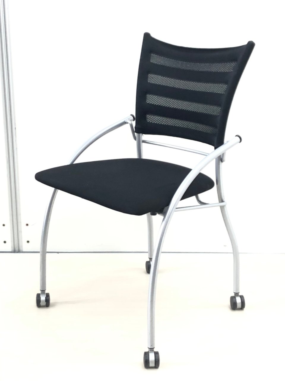 【お洒落】【流通量が少ないシリーズ】イトーキ/プリエ２/ブラック【コスト重視】
                        プリエ2 
                                    中古
            