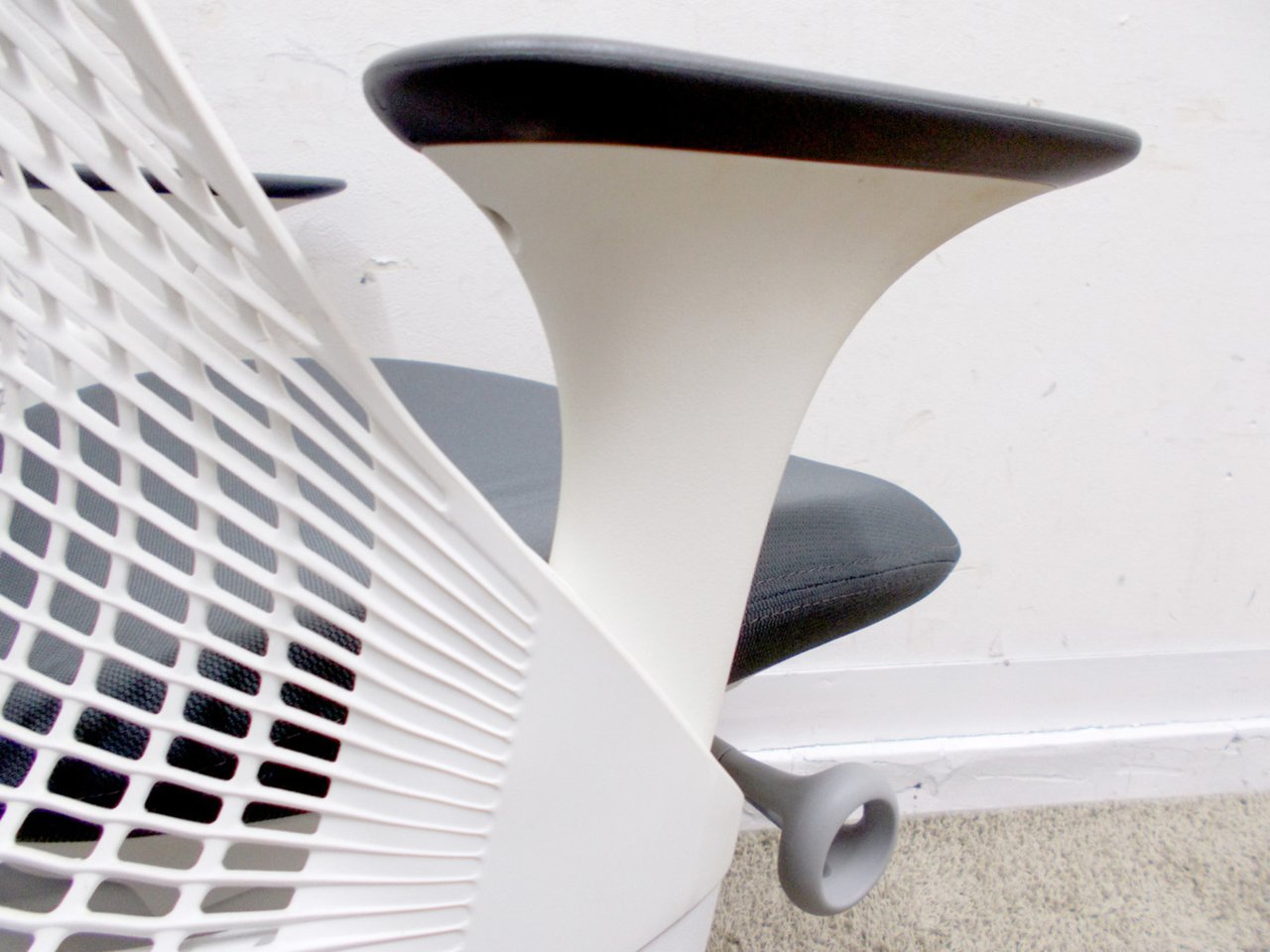 中古】セイルチェア Herman Miller/ハーマンミラー 肘付ミドル