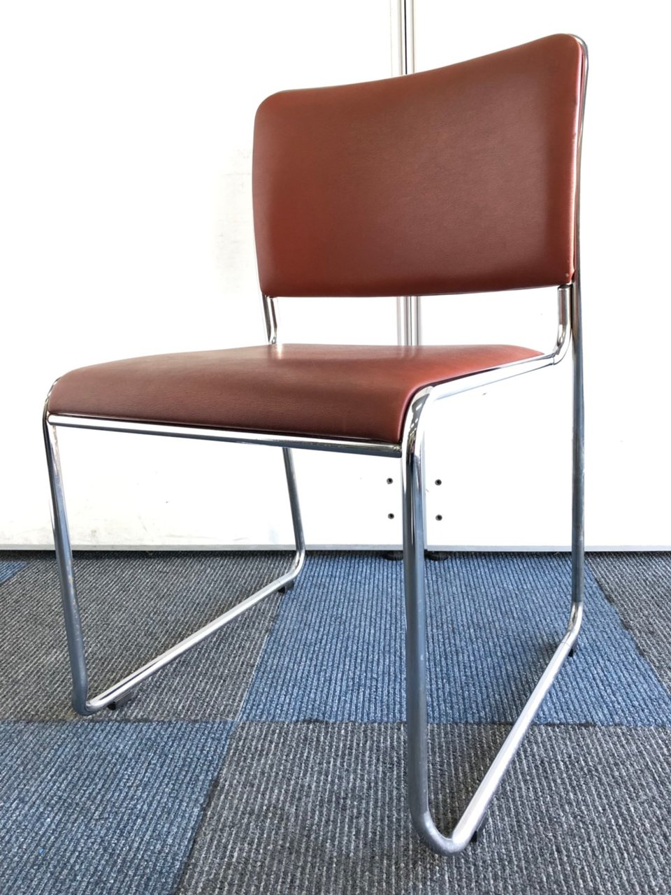 【シンプルが一番】王道の会議用チェアです！
                        その他シリーズ
                                    中古
            