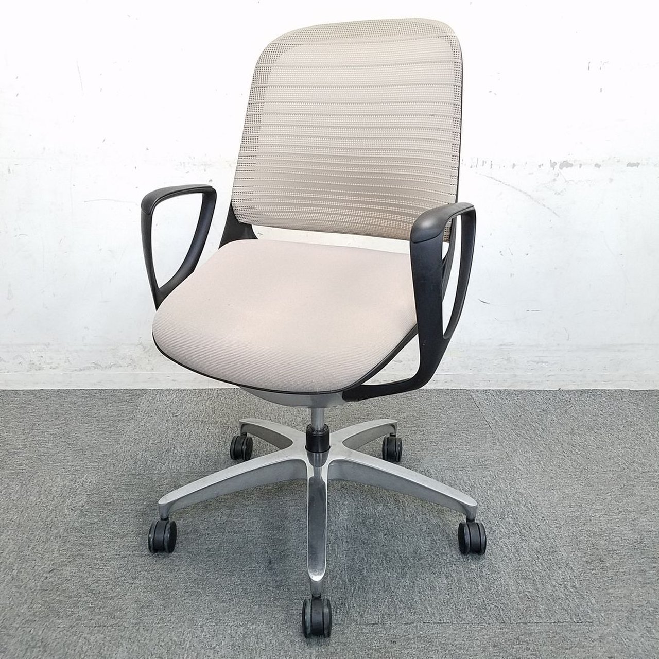 中古】ルーチェ 81L1ZA FGR7 オカムラ/okamura 肘付ローバック
