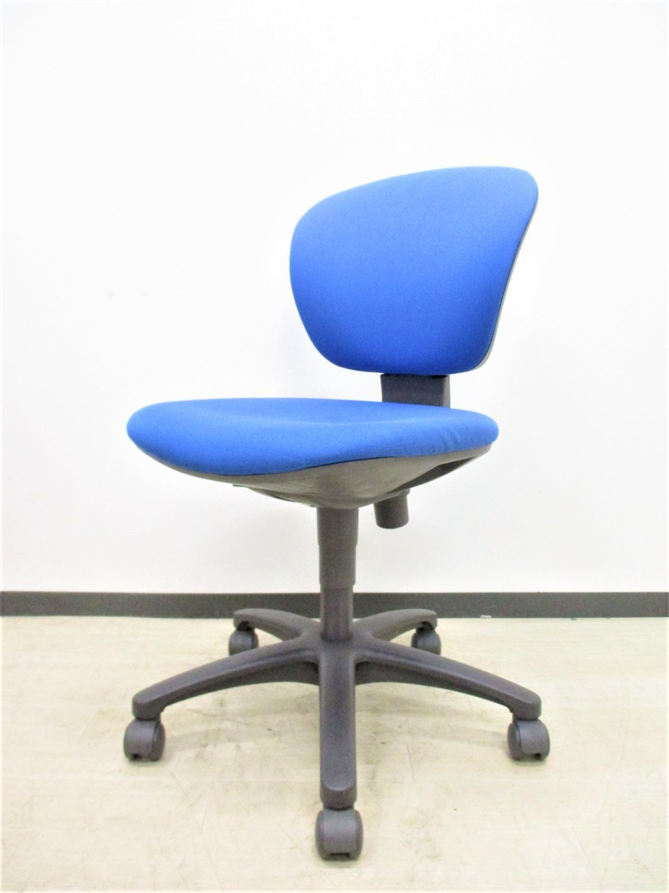 ■残り1脚の為お安く！！ザ・オフィスチェア/コクヨ製のレグノチェア（座面と背面がセパレートタイプ入荷！）■国内製
                        レグノ2 
                                    中古
            