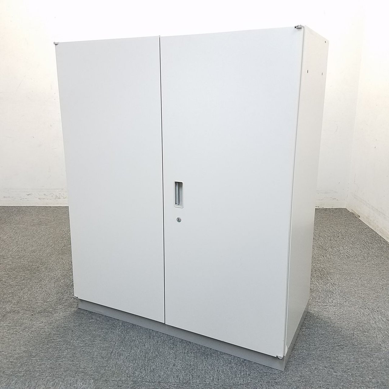 【定番商品】書庫の定番シンラインシリーズの両開き書庫が入荷致しました☆今後の追加をお考えの方にもオススメです☆
                        シンライン 
                                    中古
            