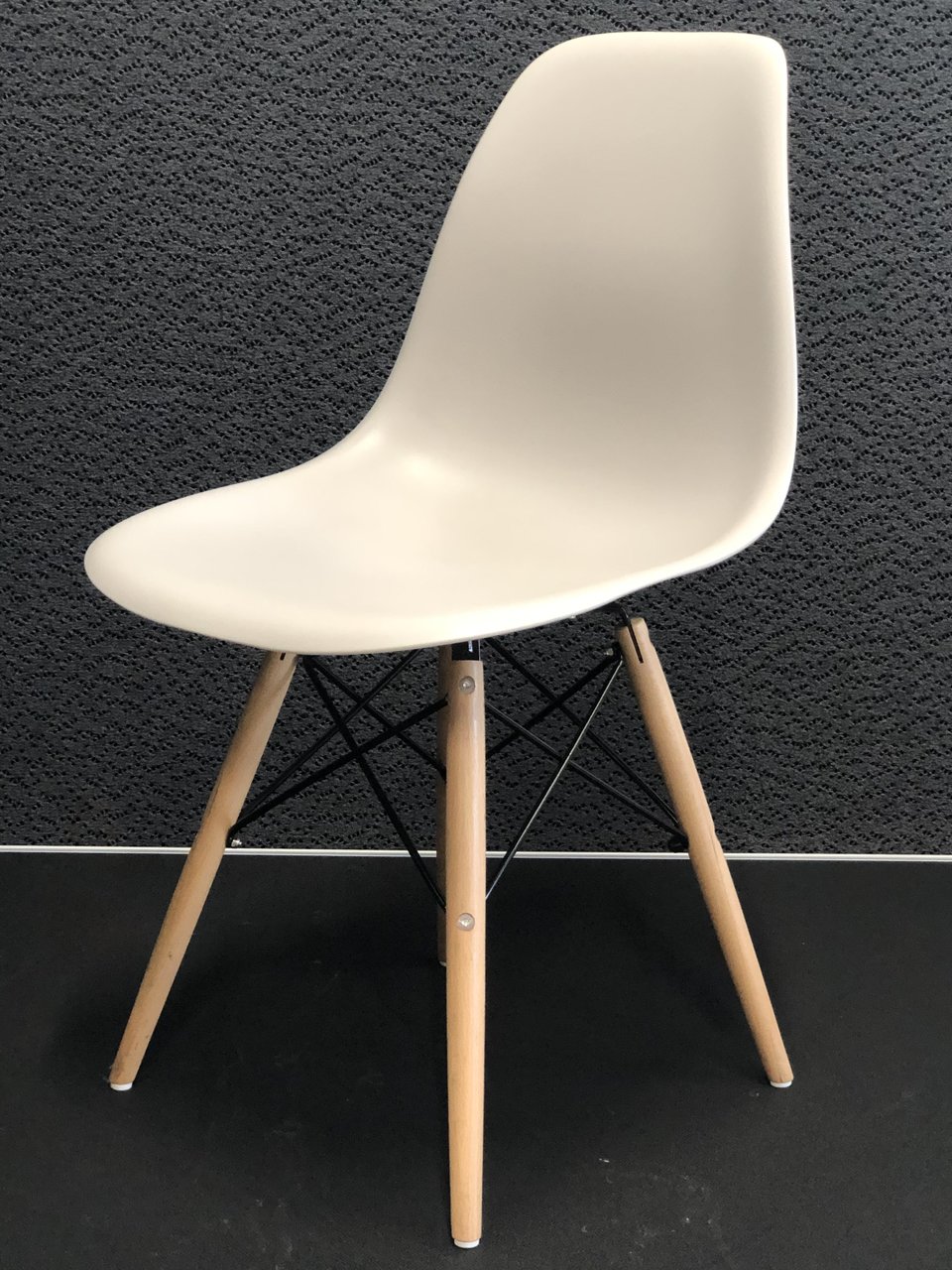 曲線的なフォルムがおしゃれ！ミーティングルームや休憩室におすすめ！
                        その他シリーズ
                                    中古
            