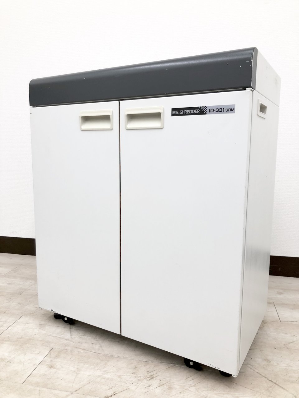 【置く場所にも困らない】奥行370mmのスリムタイプの業務用シュレッダー【RP】
                        MSシリーズ 
                                    中古
            