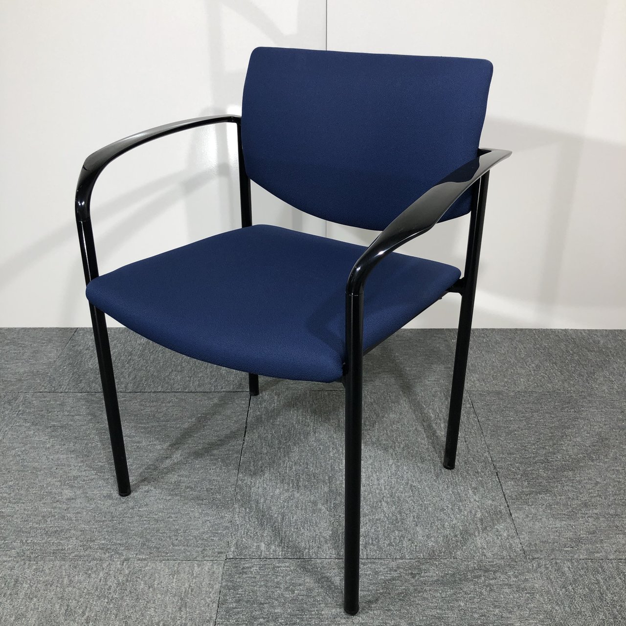 【ロット入荷】高級感あるスチールケースのスタッキングチェアの入荷です！【関西倉庫在庫】
                        その他シリーズ
                                    中古
            