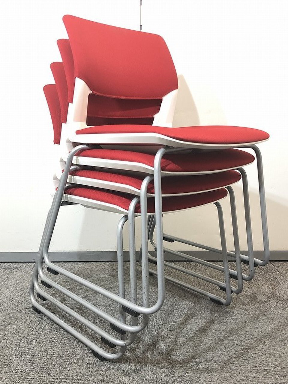 【4脚セット商品！】休憩室や待合室にオススメ！
                        160シリーズ 
                                    中古
            