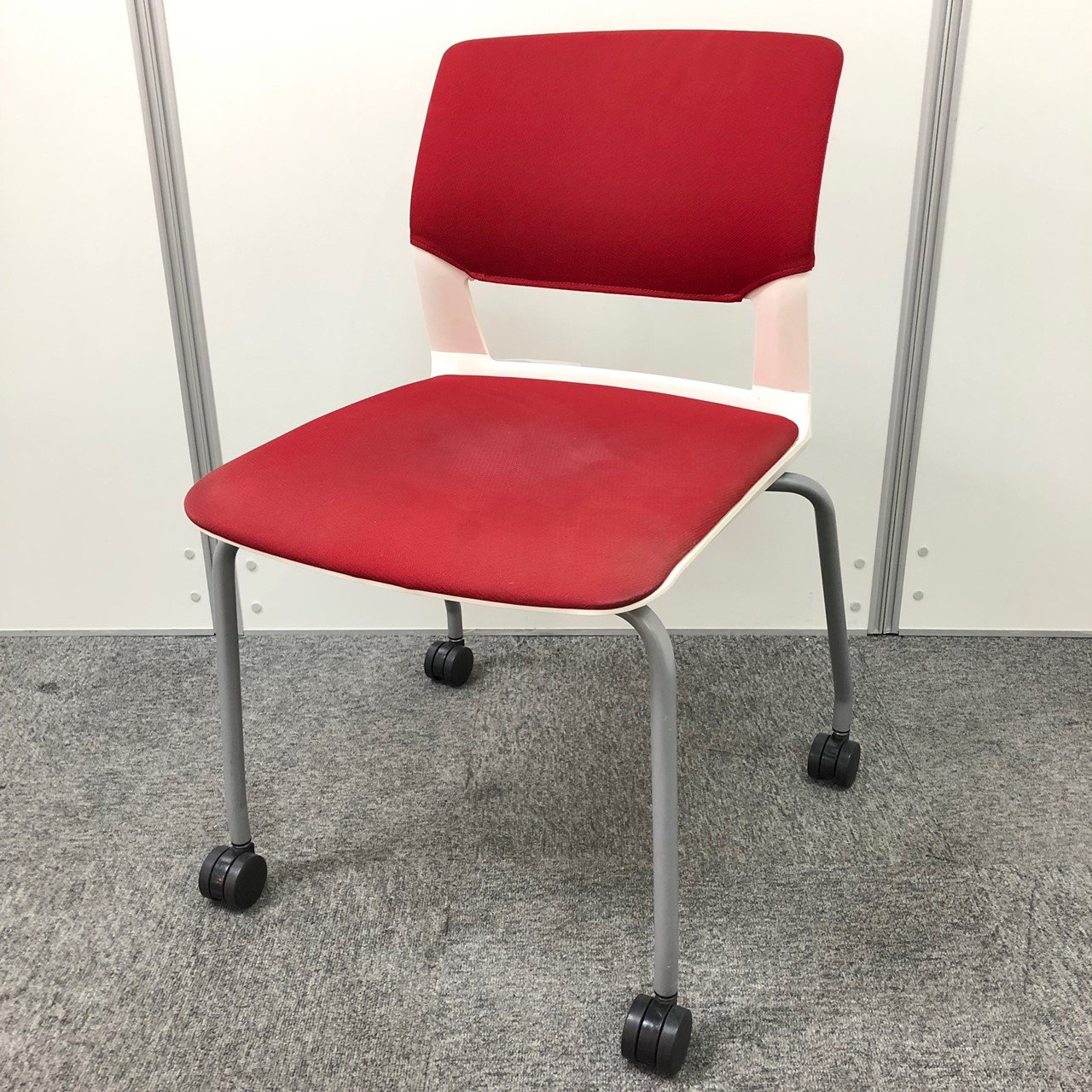 来客スペースなどにおすすめ！シンプルなデザインチェア！！
                        160シリーズ 
                                    中古
            