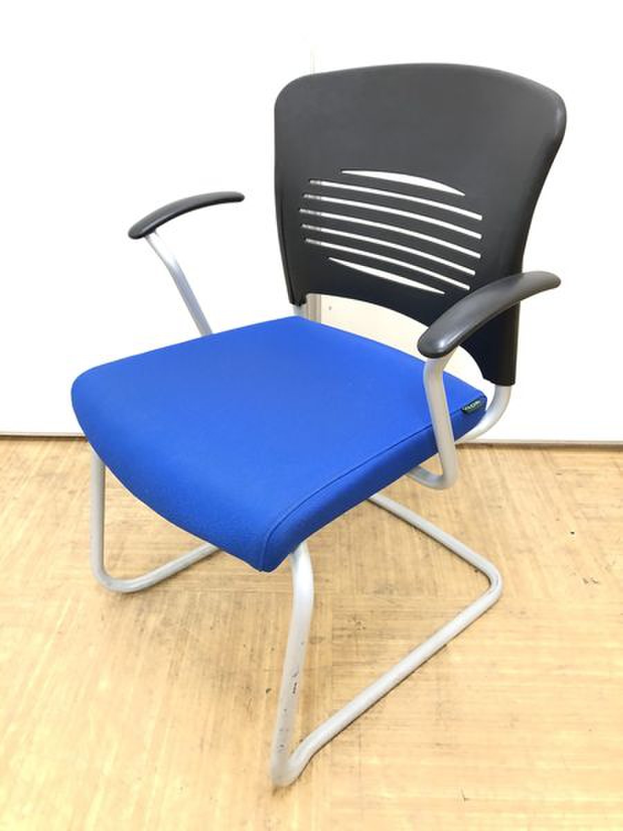 【オシャレな海外メーカー品】スタイリッシュなデザインの肘付きミーティングチェア
                        その他シリーズ
                                    中古
            