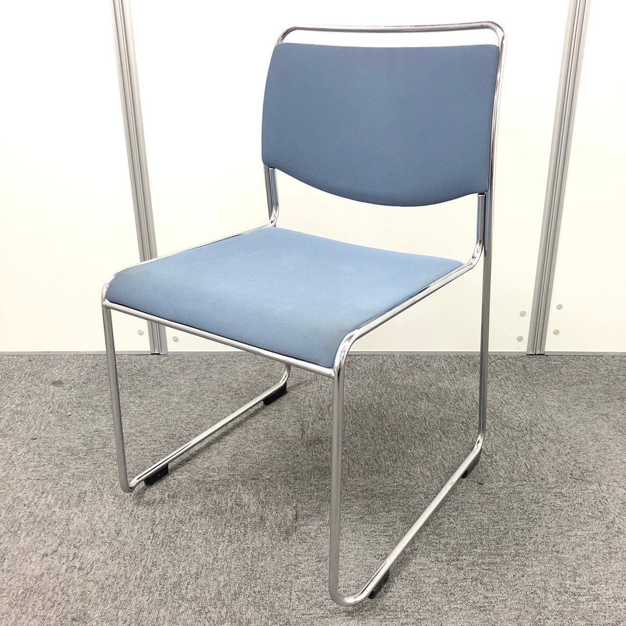 ミーティング・多目的として人気のスタッキングチェア！
                        KKR
                                    中古
            