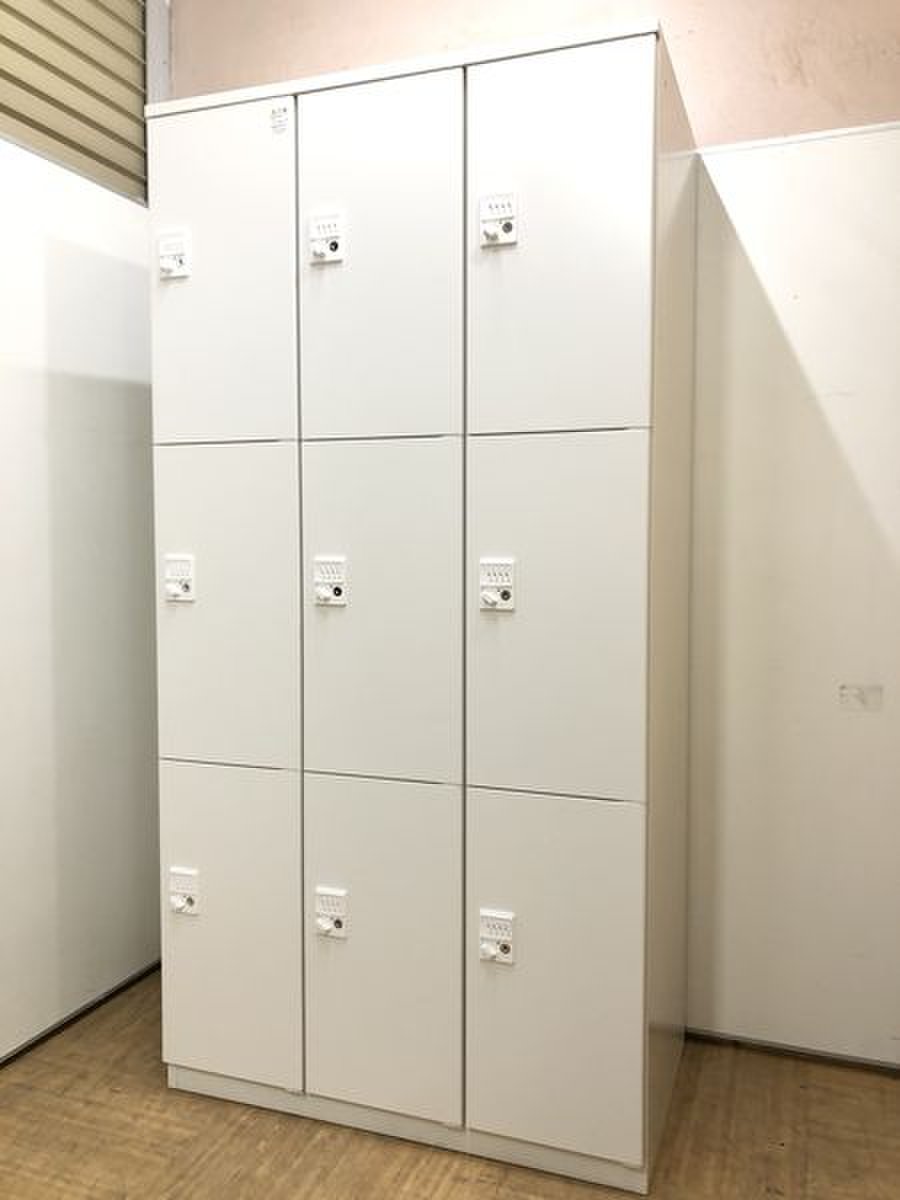 【希少】【大人数でも安心】【イトーキ製9人用ロッカー】【ホワイト】
                        LB 
                                    中古
            