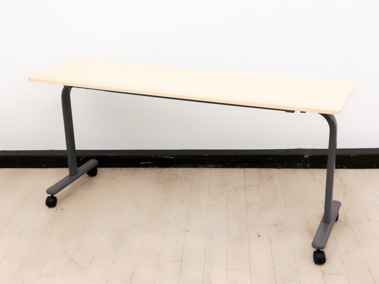 ホントに中古？2019年製！究極の新しいテーブル入荷◆内田洋行製A-Stackシリーズ
                        エースタック 
                                    中古
            