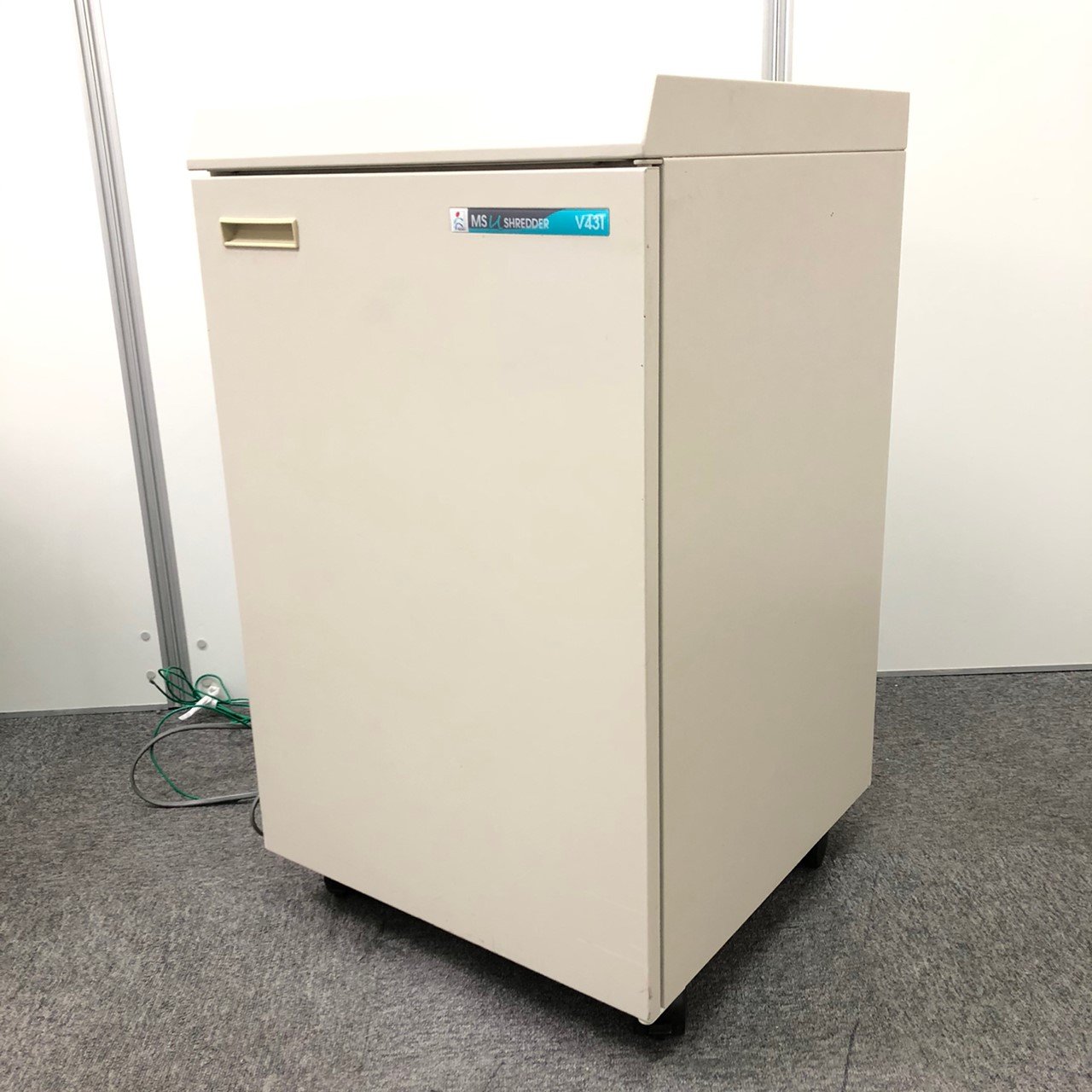 業務用の為、プライバシー情報の処理に便利です！！
                        V431
                                    中古
            