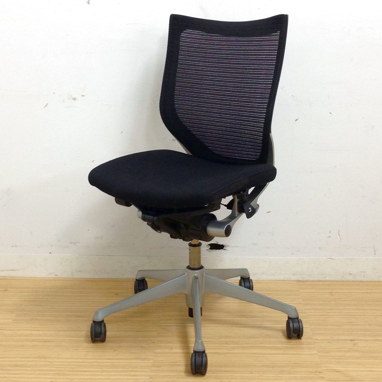 【大量入荷！】バロンチェア｜約3,000脚入荷！※無くなってしまう前にお問い合わせはお早めに！hi_class【クリーニング済】
                        バロン 
                                    中古
            