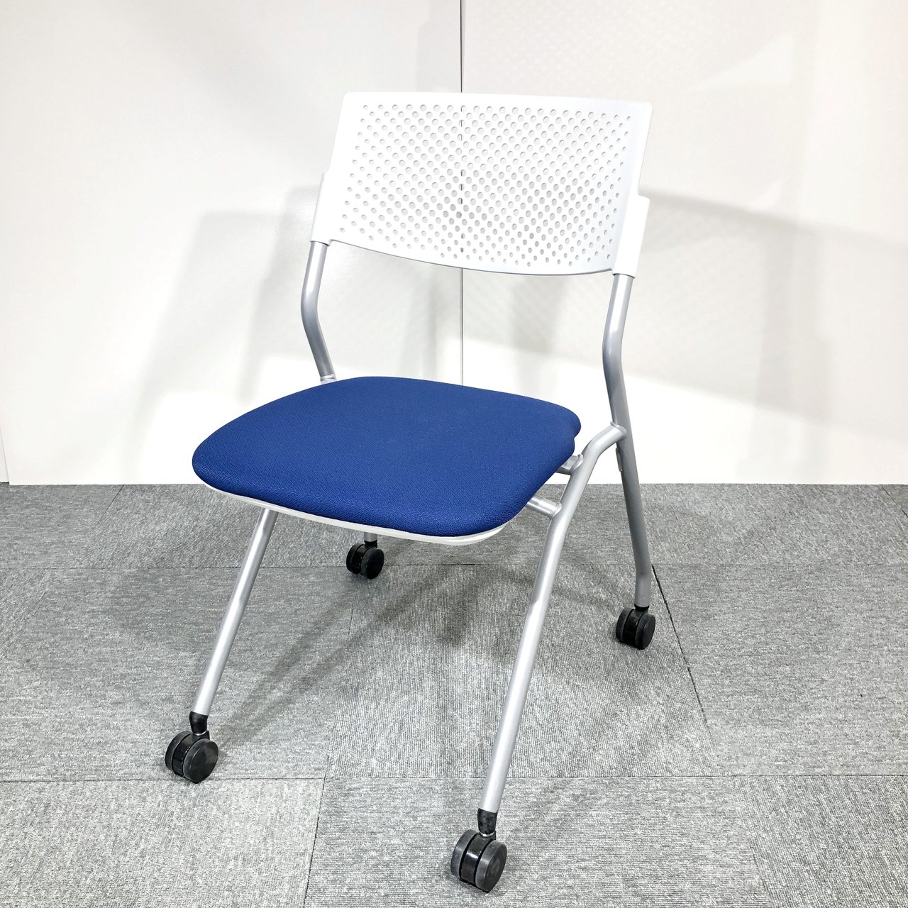 【ロット入荷】キャスター付きで移動も簡単　スタッキングチェア入荷！
                        FM-265シリーズ 
                                    中古
            