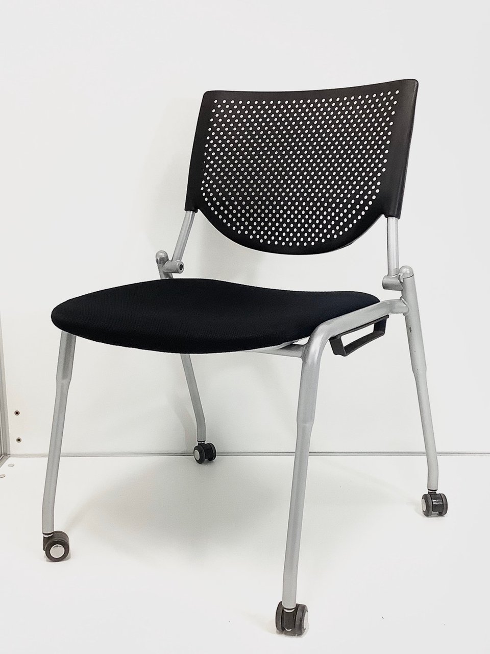 品質良好／定番／垂直スタック　◆オカムラ／Okamura◆プロスタック　※本体カラー
                        プロスタック 
                                    中古
            