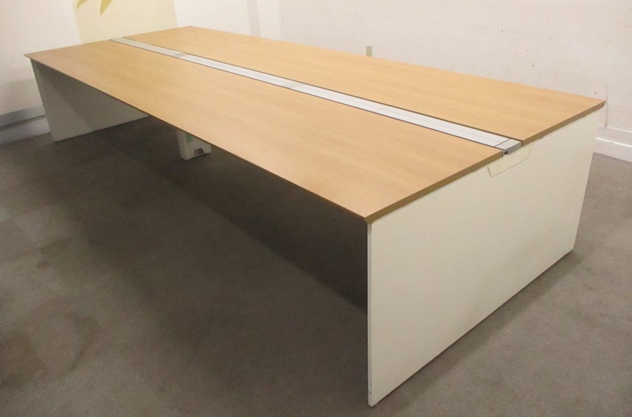 【ミッドセンチュリーなトレンド色入荷！】オカムラ（okamura）フリーウェイ／色：ナチュラル（MK38)／6名～8名使用推奨！／幅4800㎜／大人気フリアドレスデスク
                        プロユニットフリーウェイ 
                                    中古
            