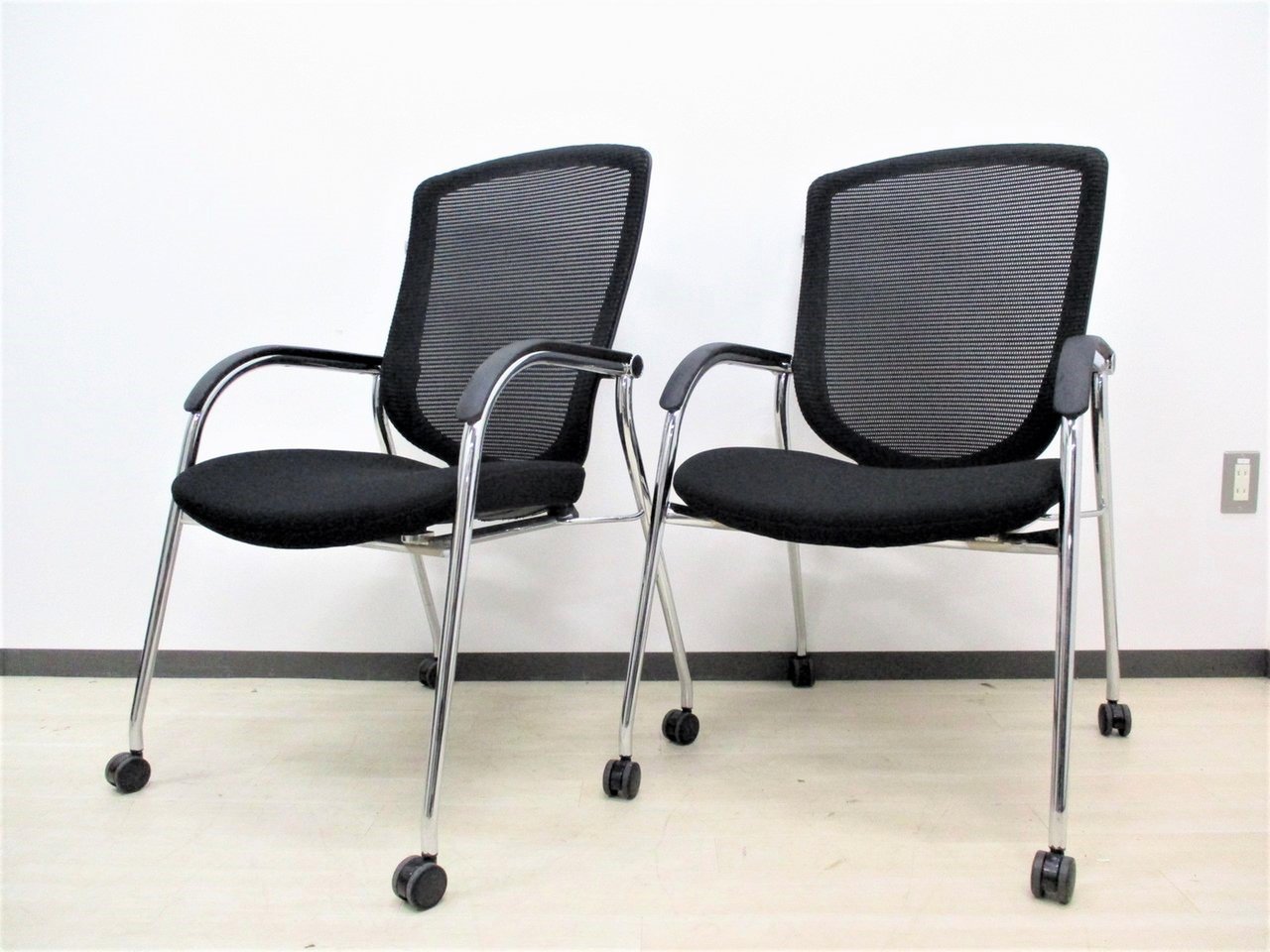 人気のミーティングチェア！ゲストチェア 座メッシュ カンチレバー脚タイプ！人気のオカムラ製！
                        コンテッサ 
                                    中古
            