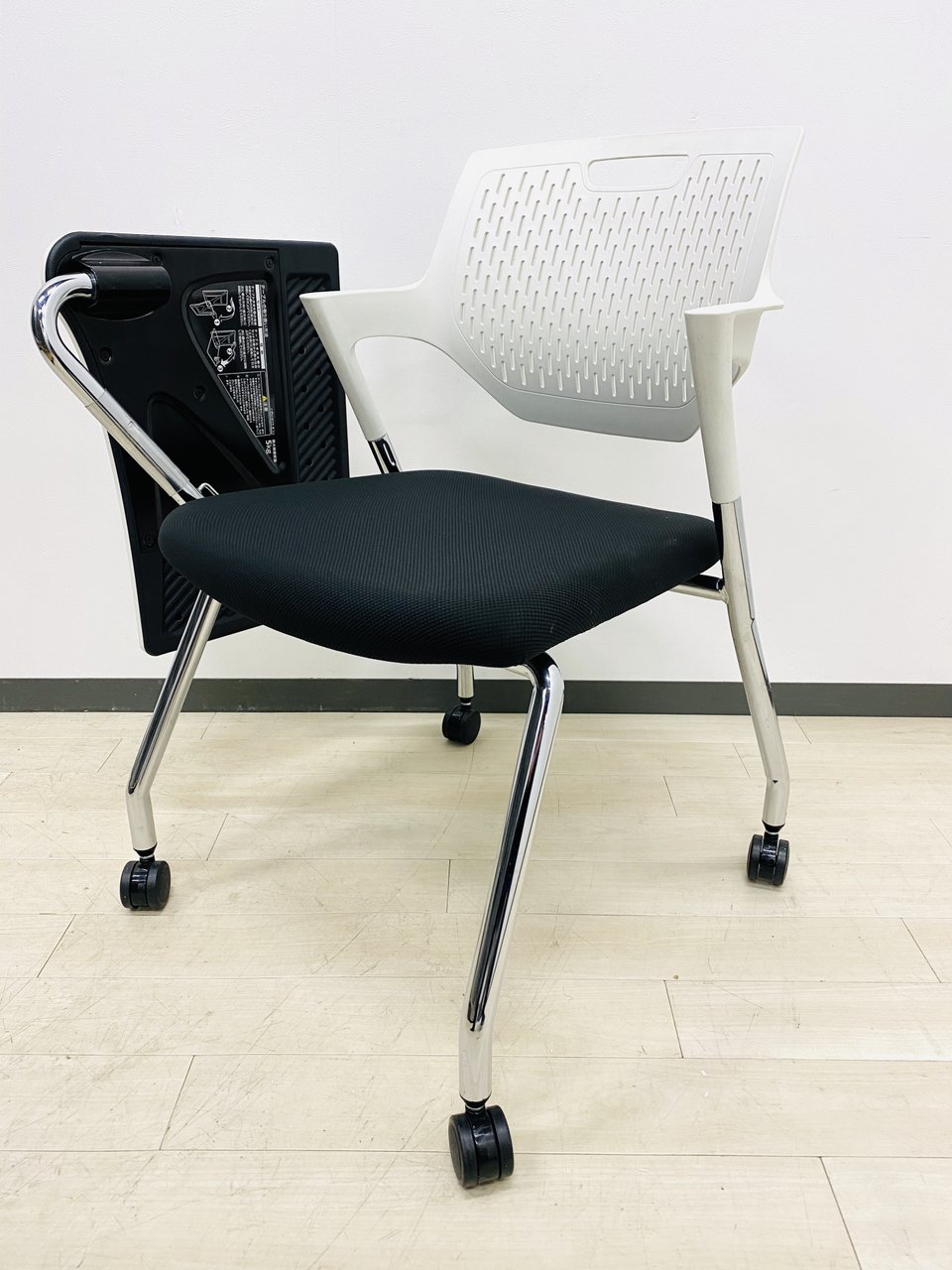 ★テレワーク/在宅に便利！！★メーカー希望5万円がお安く！高機能チェア！！人気のブラック色！残り僅か
                        パート 
                                    中古
            