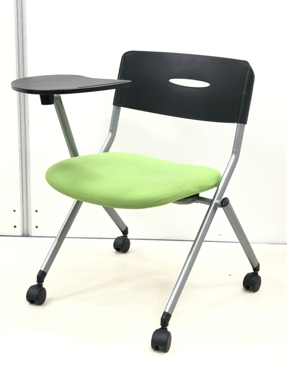 【メモ台付】【セミナー室などに大人気‼此方1台で机もまかなえる流行りのミーテイングチェア入荷‼】ネスティング/平行スタック
                        その他シリーズ
                                    中古
            