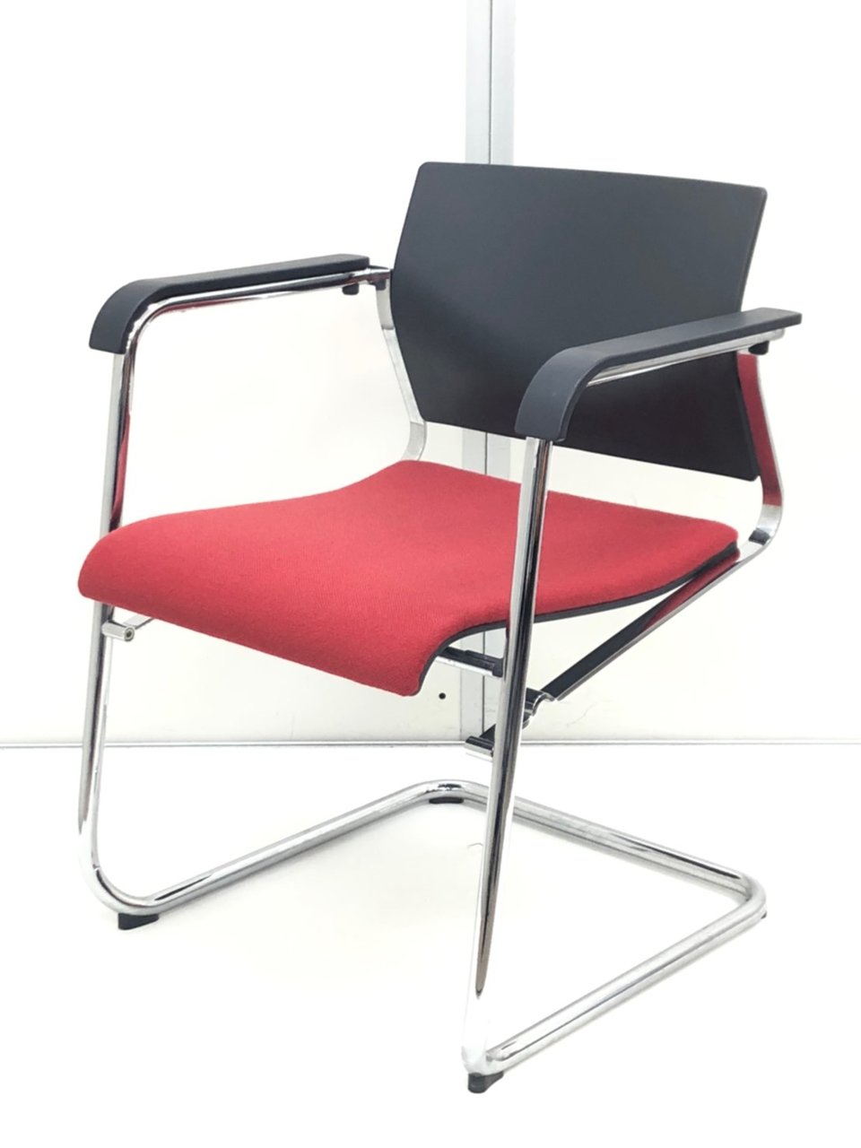 【状態良好】ミーティングにお勧め/ウィルクハーン/ソリス/レッド
                        ソリス 
                                    中古
            